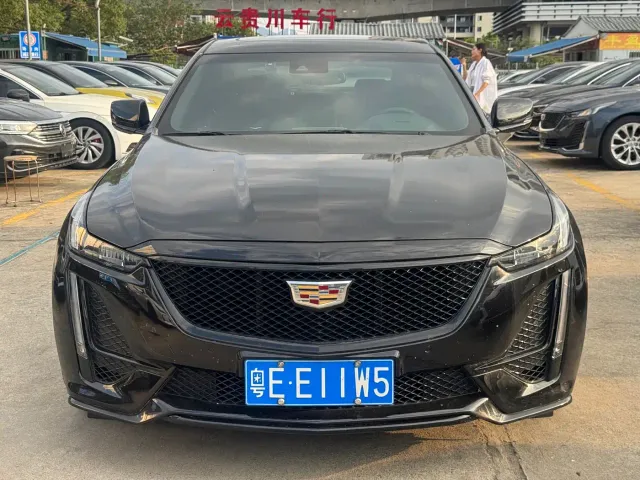 Cadillac CT5 — Фото автомобиля 3