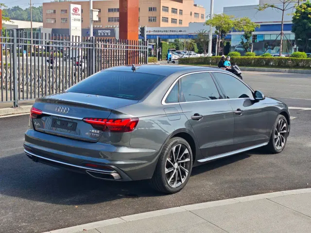 Audi A4L — Фото автомобиля 15