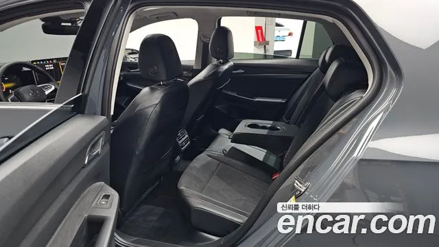 Volkswagen Golf Golf 8 поколение 2.0 TDI Prestige — Фото автомобиля 7