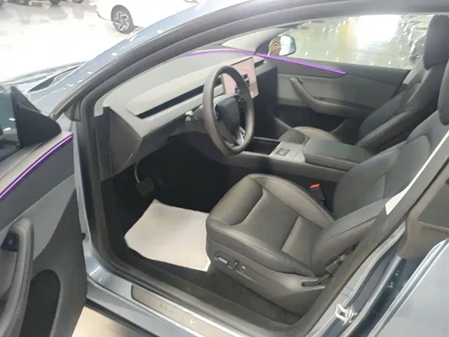 Tesla Model Y — Фото автомобиля 13