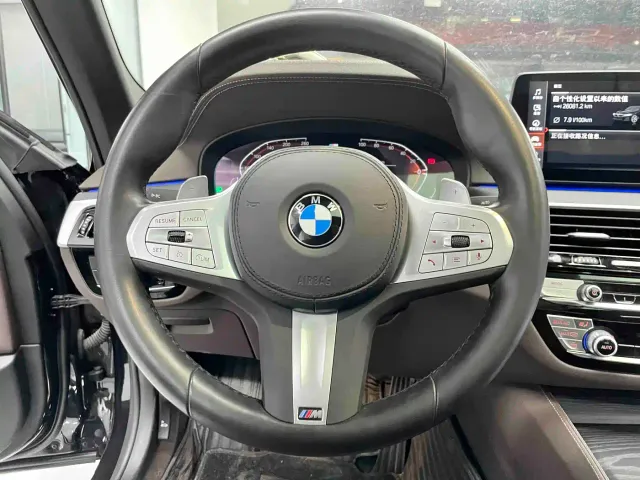 BMW 5 Series — Фото автомобиля 15