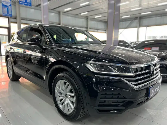 Volkswagen Touareg — Фото автомобиля 3