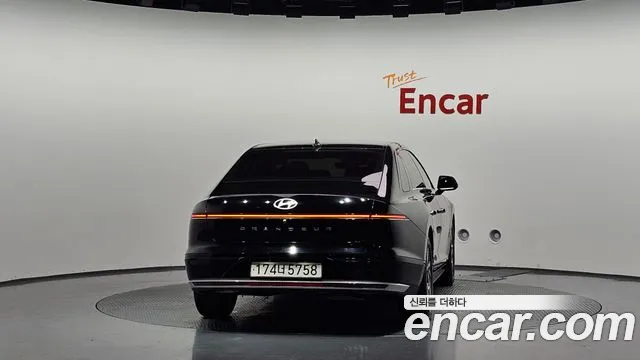 Hyundai Grandeur GN7 — Фото автомобиля 4