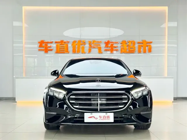 Mercedes-Benz E-Class — Фото автомобиля 3