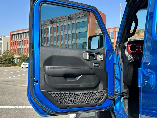 Jeep Wrangler — Фото автомобиля 14