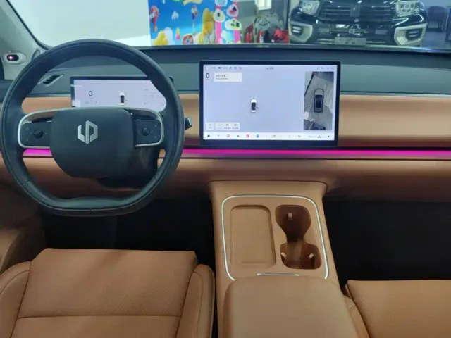 Leapmotor C10 — Фото автомобиля 12