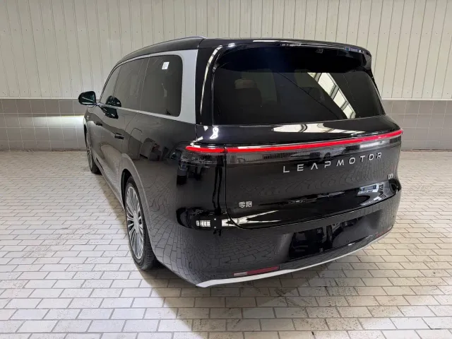 Leapmotor D Series — Фото автомобиля 6