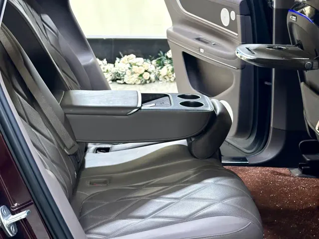 AITO Wenjie AITO M9 2025 Range Extender Max 52kWh 5-Seater — Фото автомобиля 6