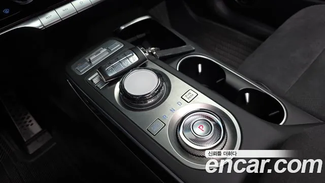 Genesis GV70 — Фото автомобиля 9