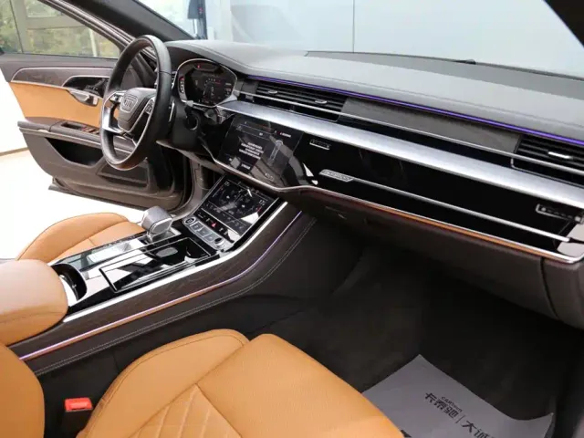 Audi A8 — Фото автомобиля 21