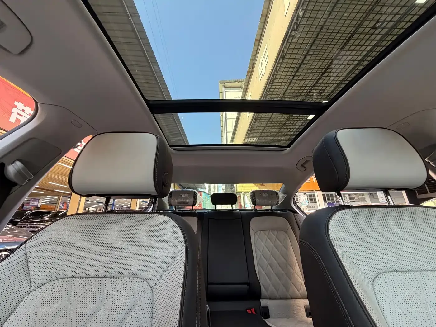 Volkswagen Magotan 2023 Model 2 Million Commemorative Edition 330TSI DSG Luxury — Фото автомобиля 25