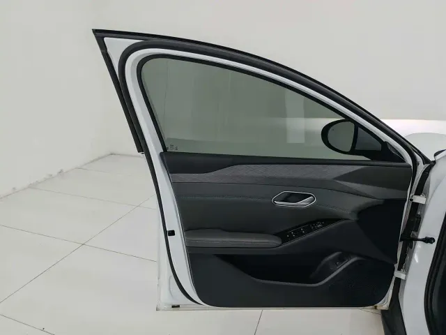 BYD Qin L — Фото автомобиля 20