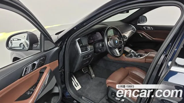 BMW X6 xDrive40i M Sport — Фото автомобиля 10