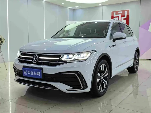 Фотография автомобиля — Volkswagen Tiguan L