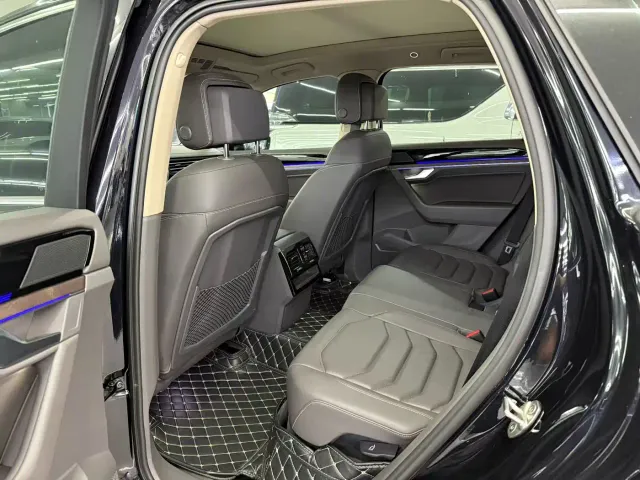 Volkswagen Touareg — Фото автомобиля 5