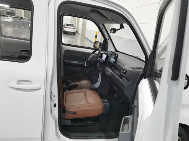 Wuling Zhiguang NEV — Фото автомобиля 23