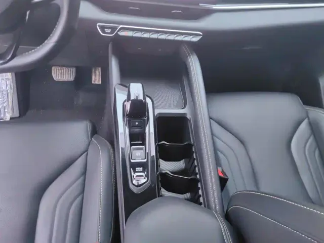 Geely Binyue — Фото автомобиля 16