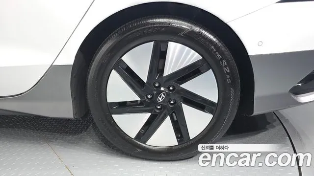 Hyundai Ioniq 6 — Фото автомобиля 20