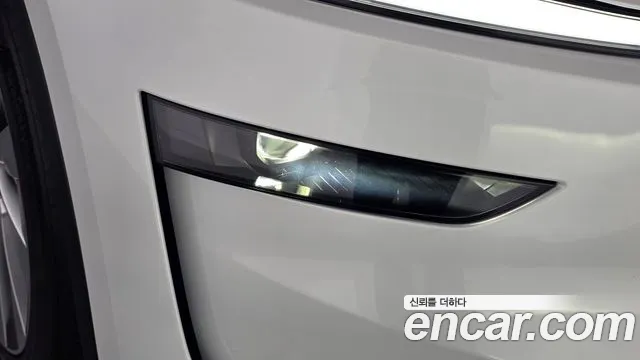 Tesla Model Y — Фото автомобиля 7