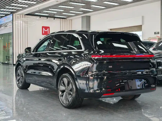 Li Auto L6 — Фото автомобиля 15