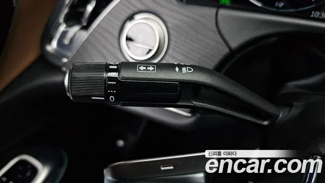 Mercedes-Benz E-Class — Фото автомобиля 24