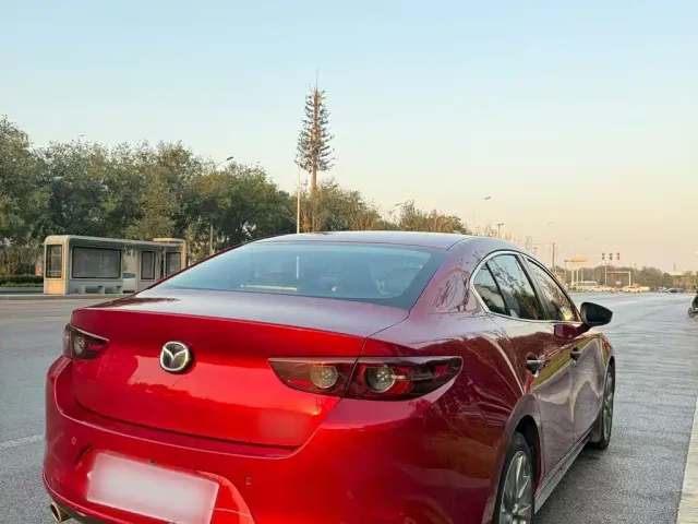 Mazda Axela — Фото автомобиля 9