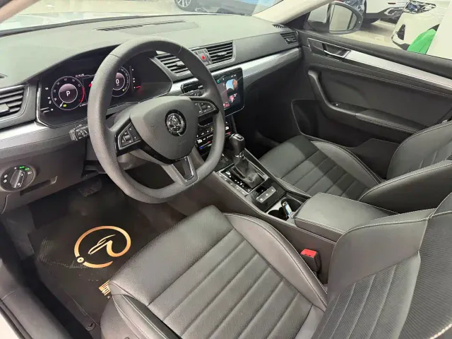 Skoda Superb — Фото автомобиля 13