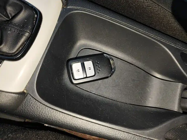 Honda Fit — Фото автомобиля 8