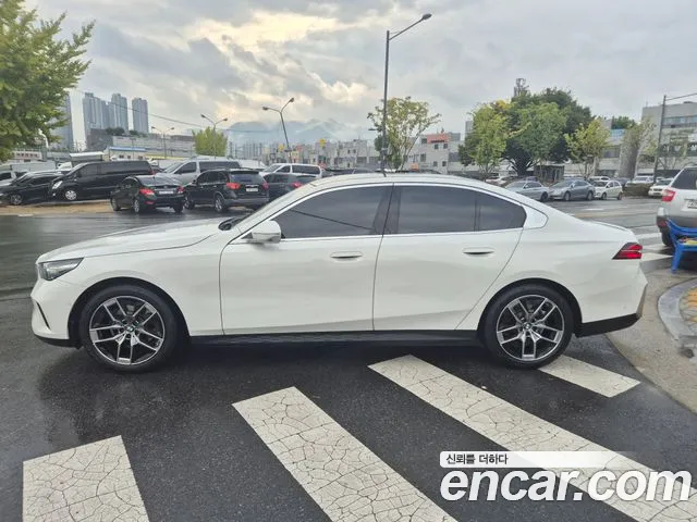 BMW 5 Series — Фото автомобиля 8