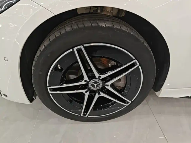 Mercedes-Benz C-Class — Фото автомобиля 24