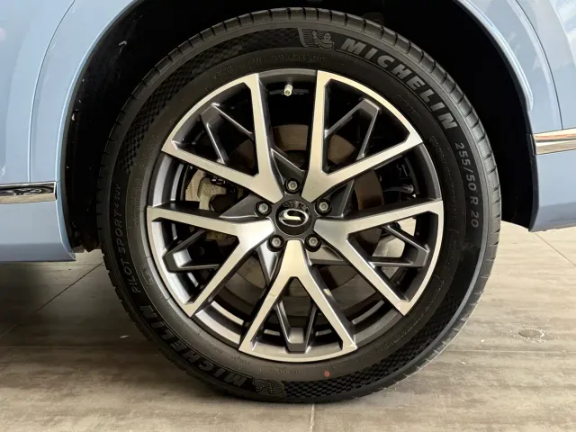 GAC Trumpchi GS8 — Фото автомобиля 19