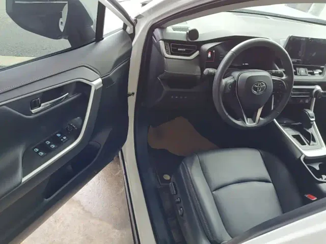 Toyota RAV4 — Фото автомобиля 15