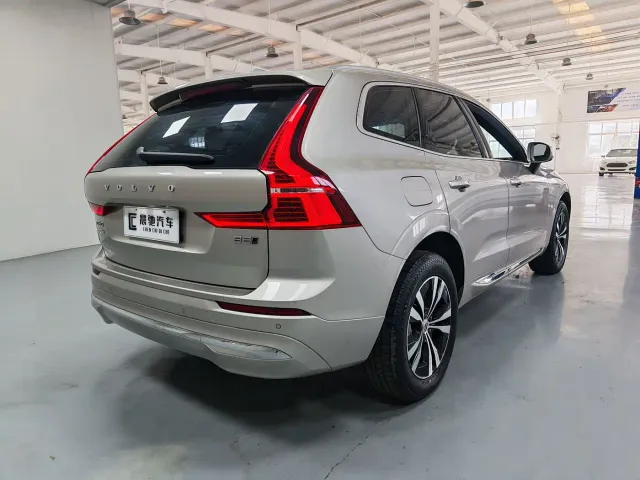 Volvo XC60 — Фото автомобиля 4