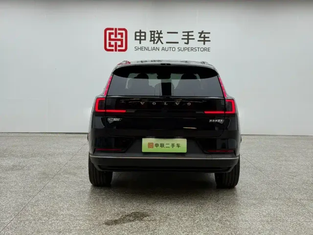 Volvo XC70 Plug-in Hybrid — Фото автомобиля 3