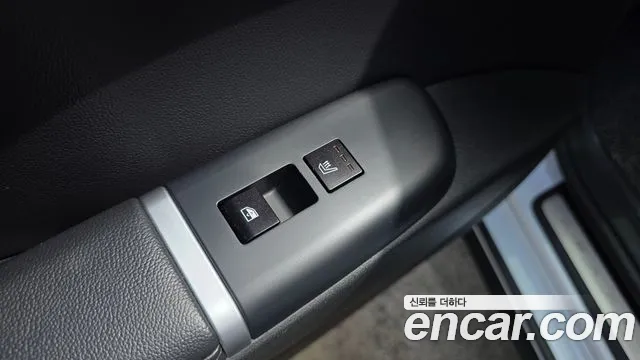 Hyundai Grandeur Grandeur (GN7) 2.5 Бензин 2WD — Фото автомобиля 26
