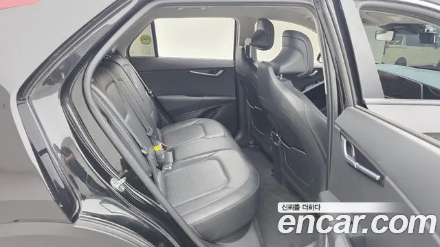 Kia Niro — Фото автомобиля 12