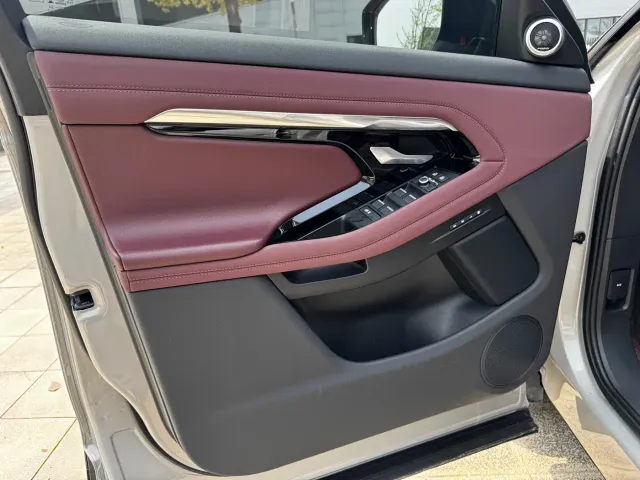 Land Rover Range Rover Evoque — Фото автомобиля 9