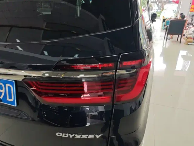 Honda Odyssey — Фото автомобиля 7