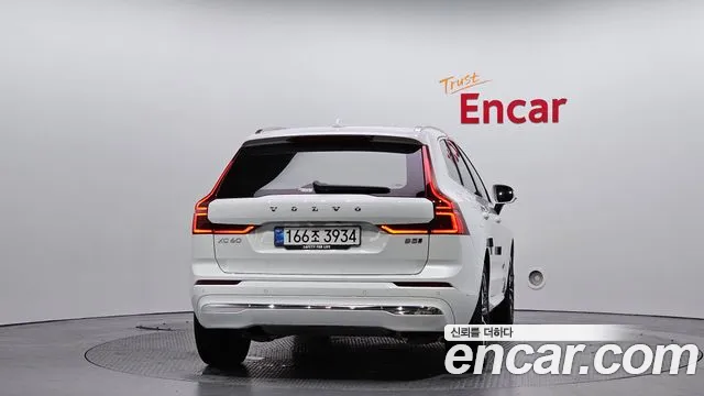 Вольво XC60 — Фото автомобиля 3