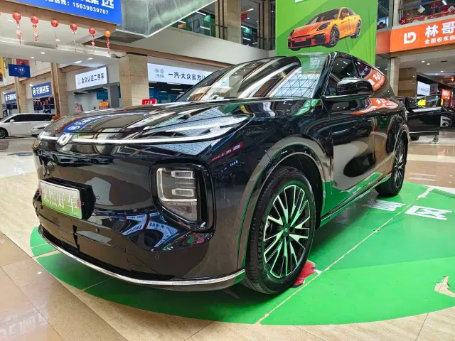 Фотография автомобиля — Changan Qiyuan Q07