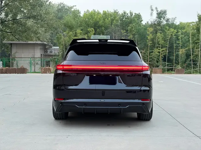 Li Auto L7 — Фото автомобиля 16