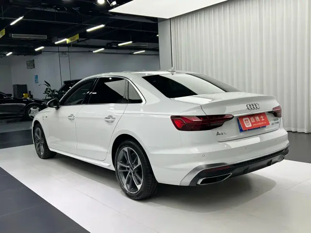 Audi A4L — Фото автомобиля 11