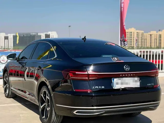 Volkswagen Passat — Фото автомобиля 4