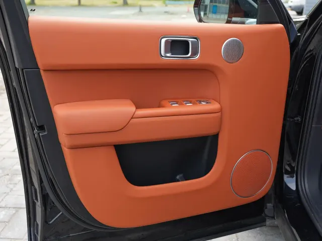 Li Auto L9 — Фото автомобиля 11