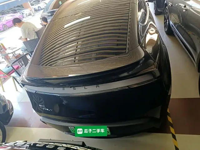 Tesla Model Y — Фото автомобиля 5