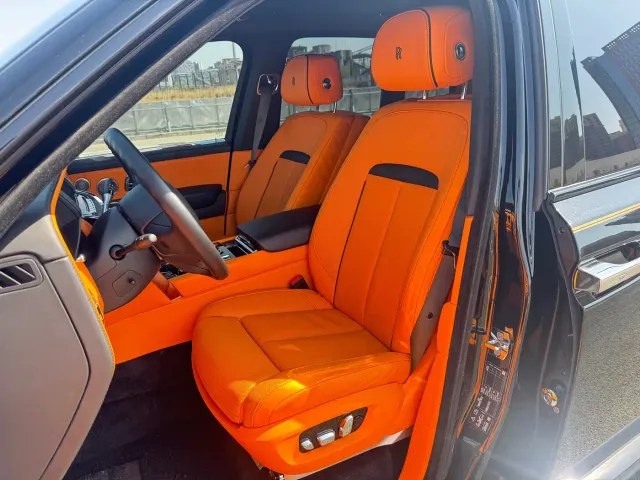 Rolls-Royce Cullinan — Фото автомобиля 14