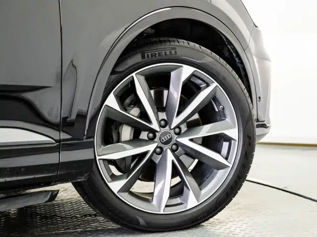 Audi Q7 — Фото автомобиля 6