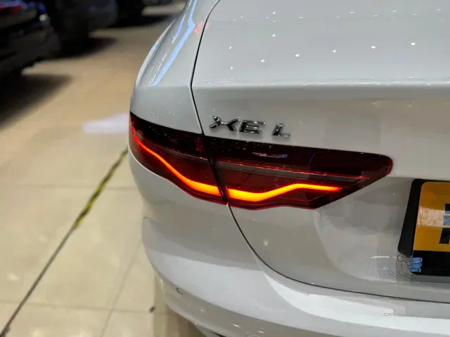 Jaguar XEL — Фото автомобиля 12