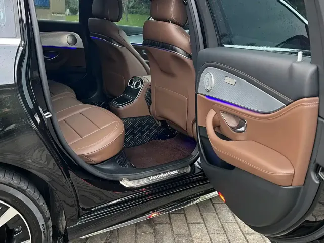 Mercedes-Benz E-Class — Фото автомобиля 6