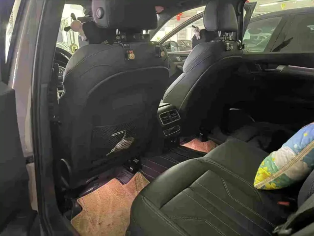 Audi Q5L Sportback — Фото автомобиля 5